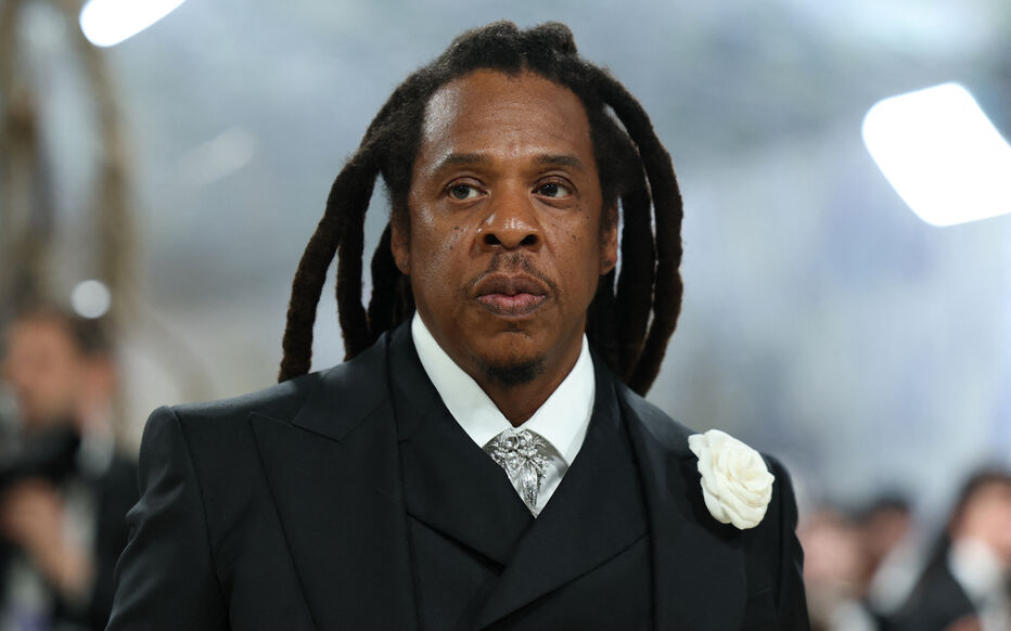 French Fans Flood Ticket Queue for JAY-Z’s Paris Stadium Show JAY-Z